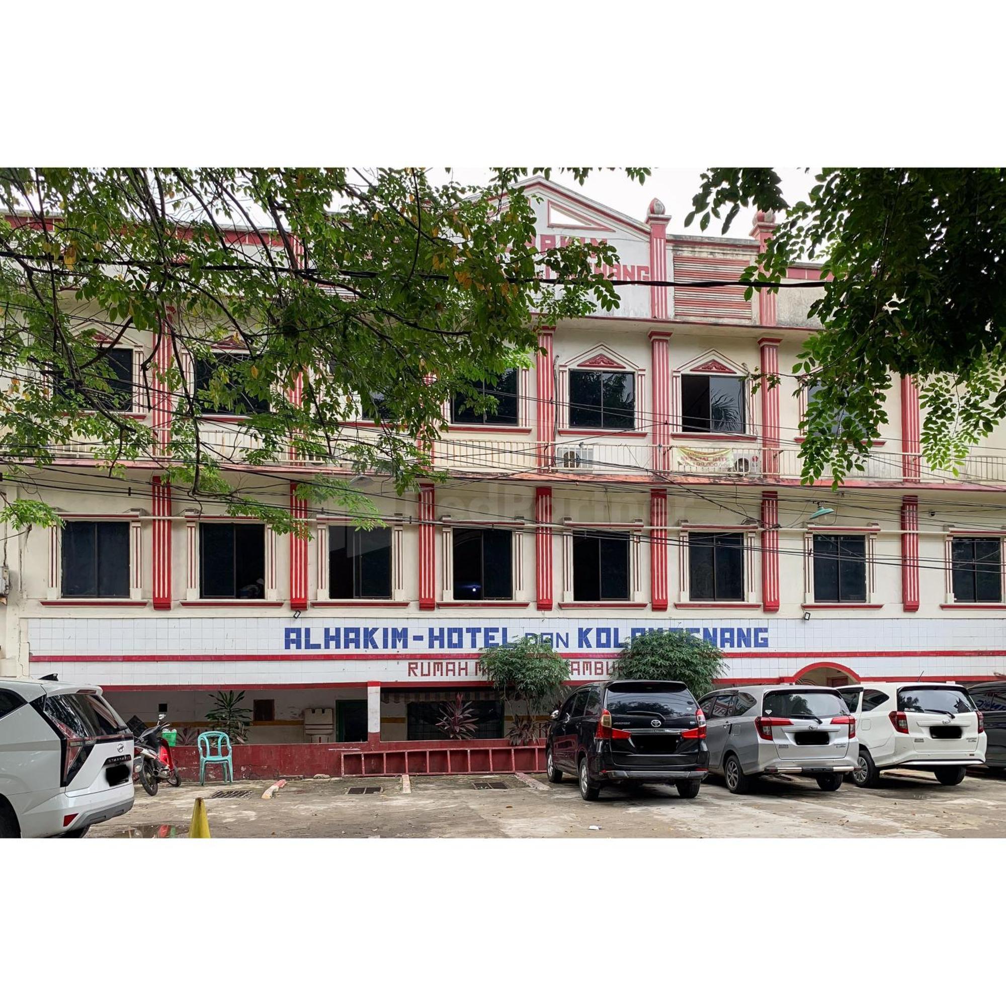 Hotel Al Hakim Syariah Redpartner Bekasi Exterior photo