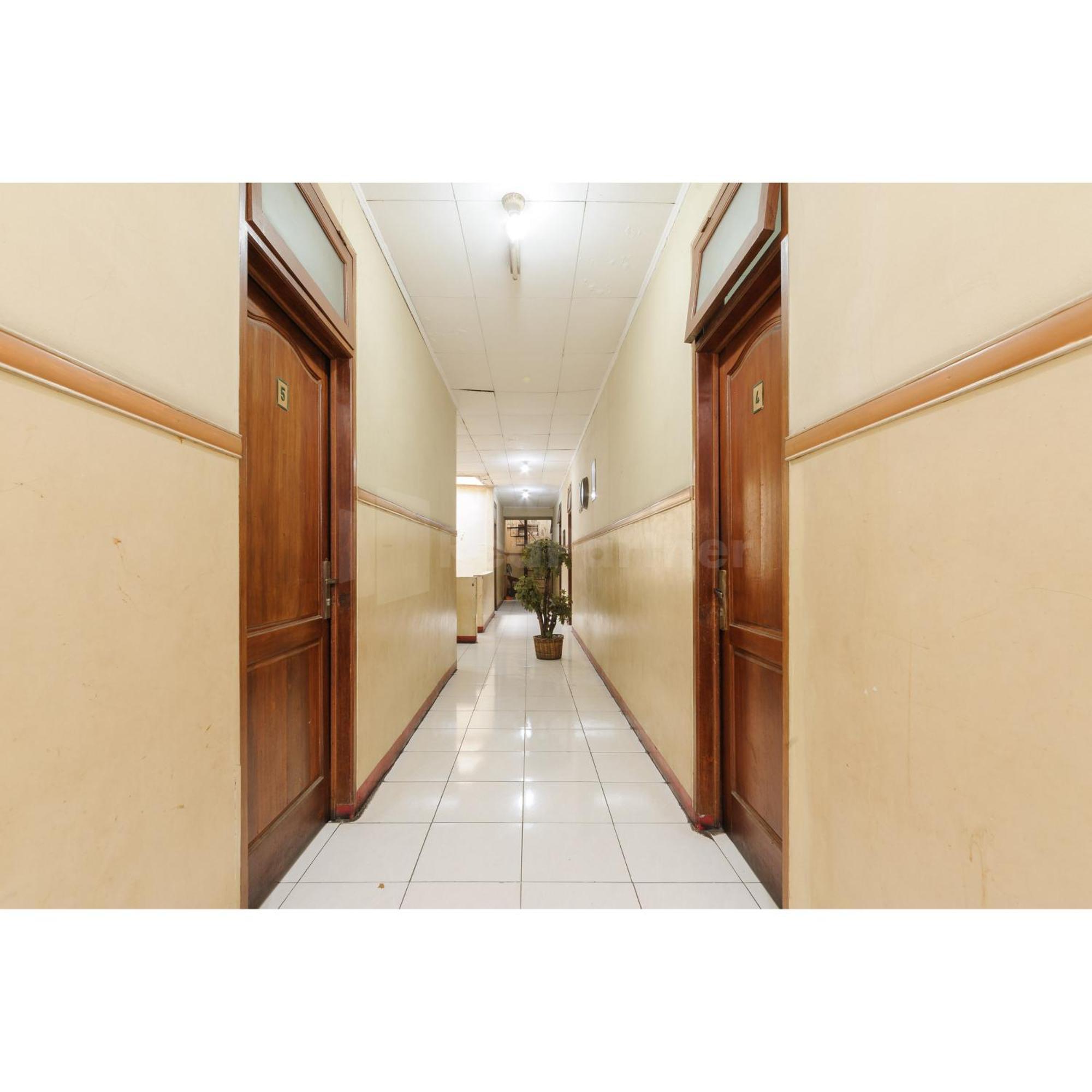 Hotel Al Hakim Syariah Redpartner Bekasi Exterior photo